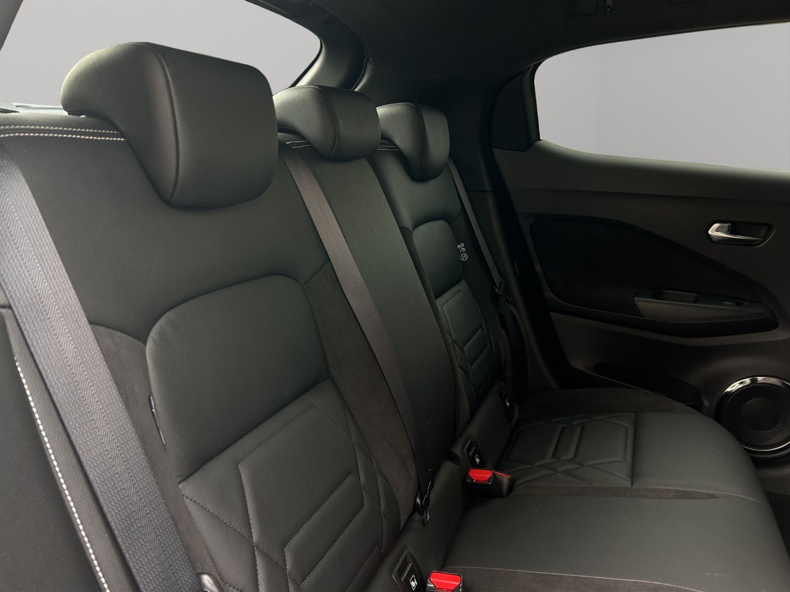 Fahrzeugabbildung Nissan JUKE 1.6 HYBRID N-DESIGN