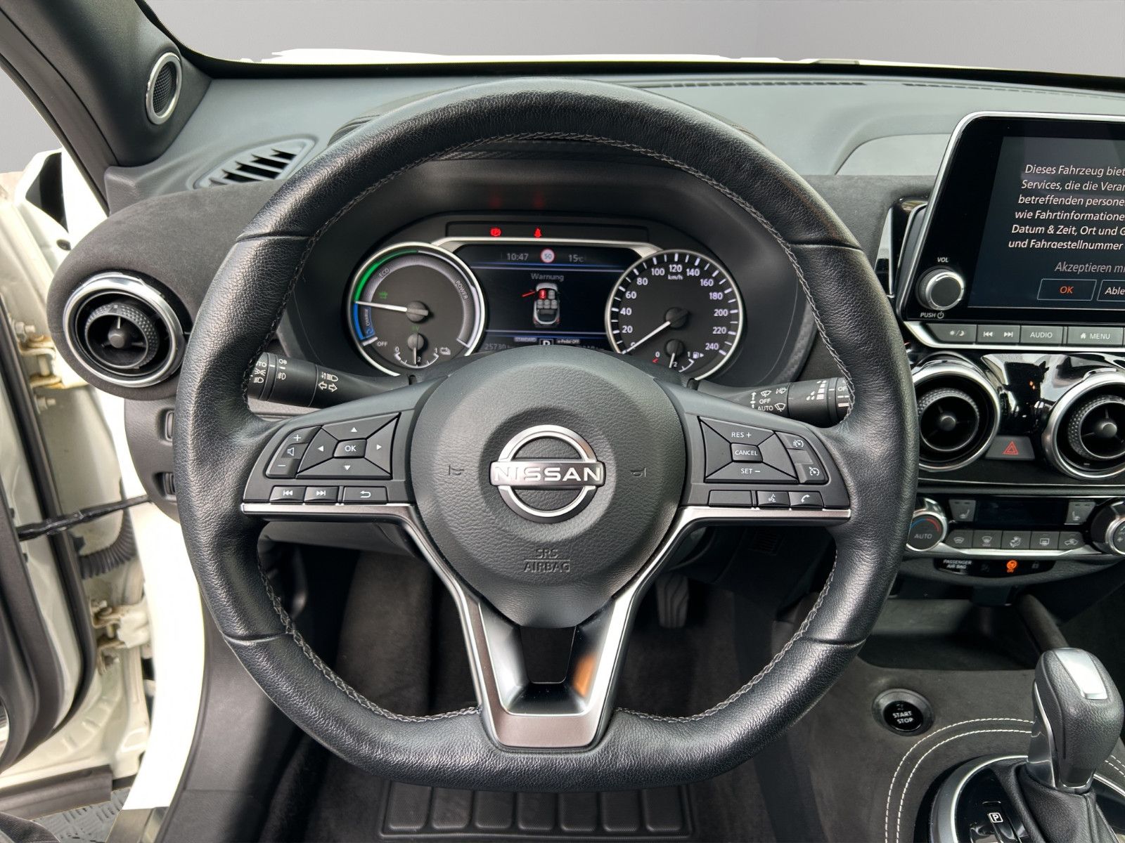 Fahrzeugabbildung Nissan JUKE 1.6 HYBRID N-DESIGN