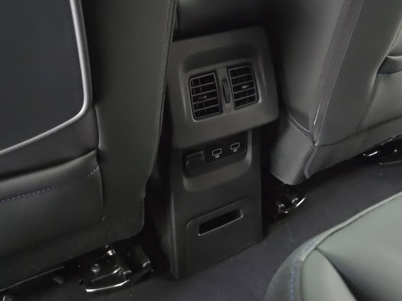 Fahrzeugabbildung Nissan TOWNSTAR 1.3 DIG-T TEKNA AT L2