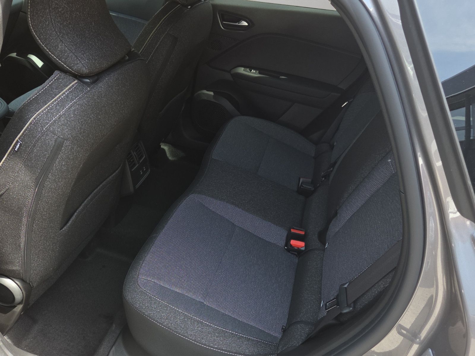 Fahrzeugabbildung Mitsubishi GRANDIS 1.8 HYBRID INTRO EDITION
