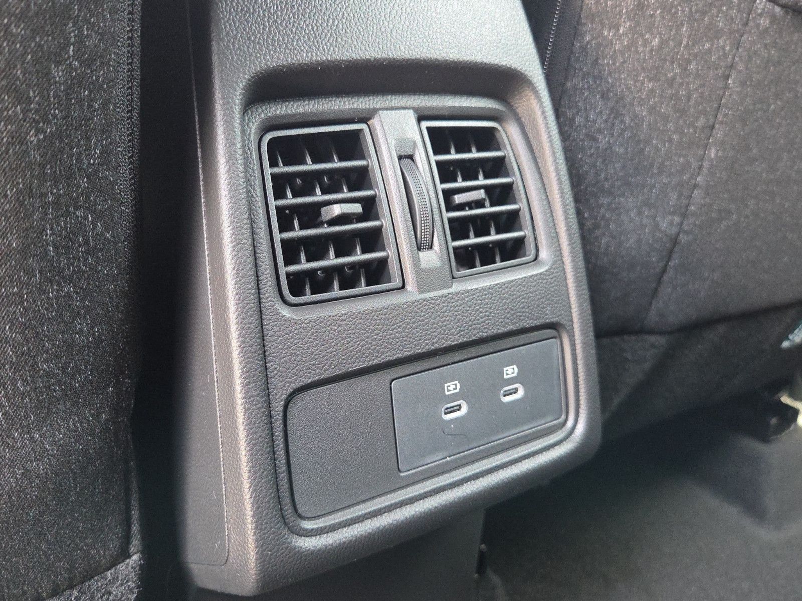Fahrzeugabbildung Mitsubishi GRANDIS 1.8 HYBRID INTRO EDITION