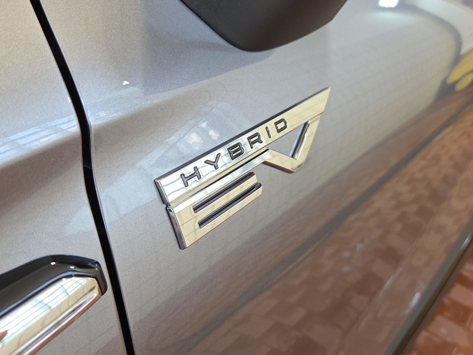 Fahrzeugabbildung Mitsubishi GRANDIS 1.8 HYBRID INTRO EDITION