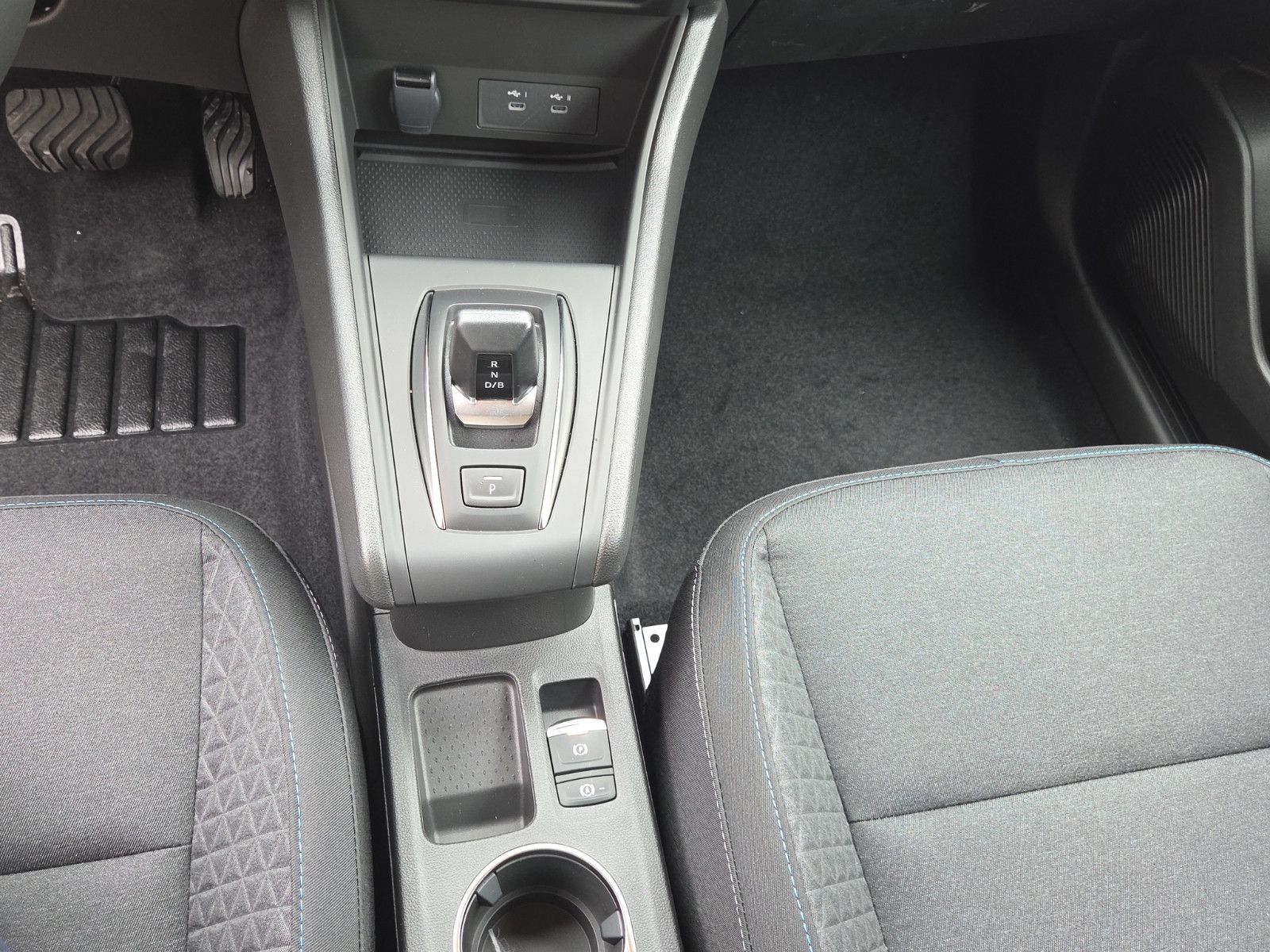 Fahrzeugabbildung Mitsubishi GRANDIS 1.8 DIAMANT PLUS HYBRID
