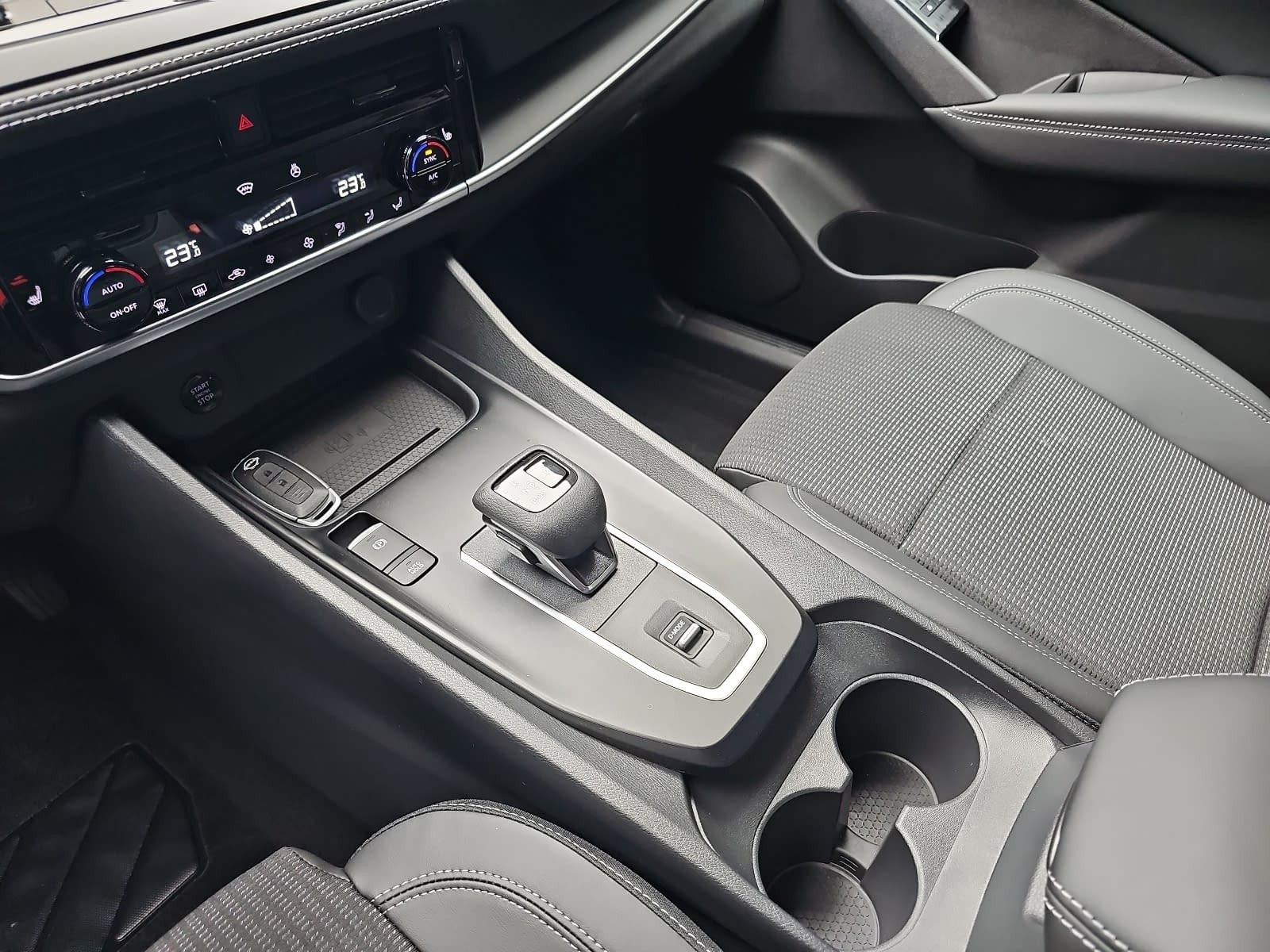 Fahrzeugabbildung Nissan QASHQAI 1.3 DIG-T MHEV Xtronic N-CONNECTA