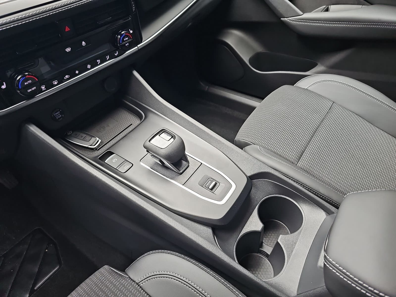 Fahrzeugabbildung Nissan QASHQAI 1.3 DIG-T MHEV Xtronic N-CONNECTA