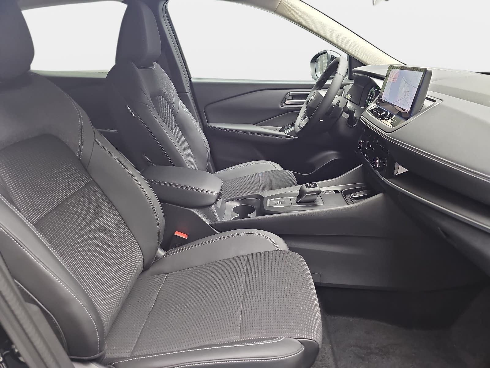 Fahrzeugabbildung Nissan QASHQAI 1.3 DIG-T MHEV Xtronic N-CONNECTA