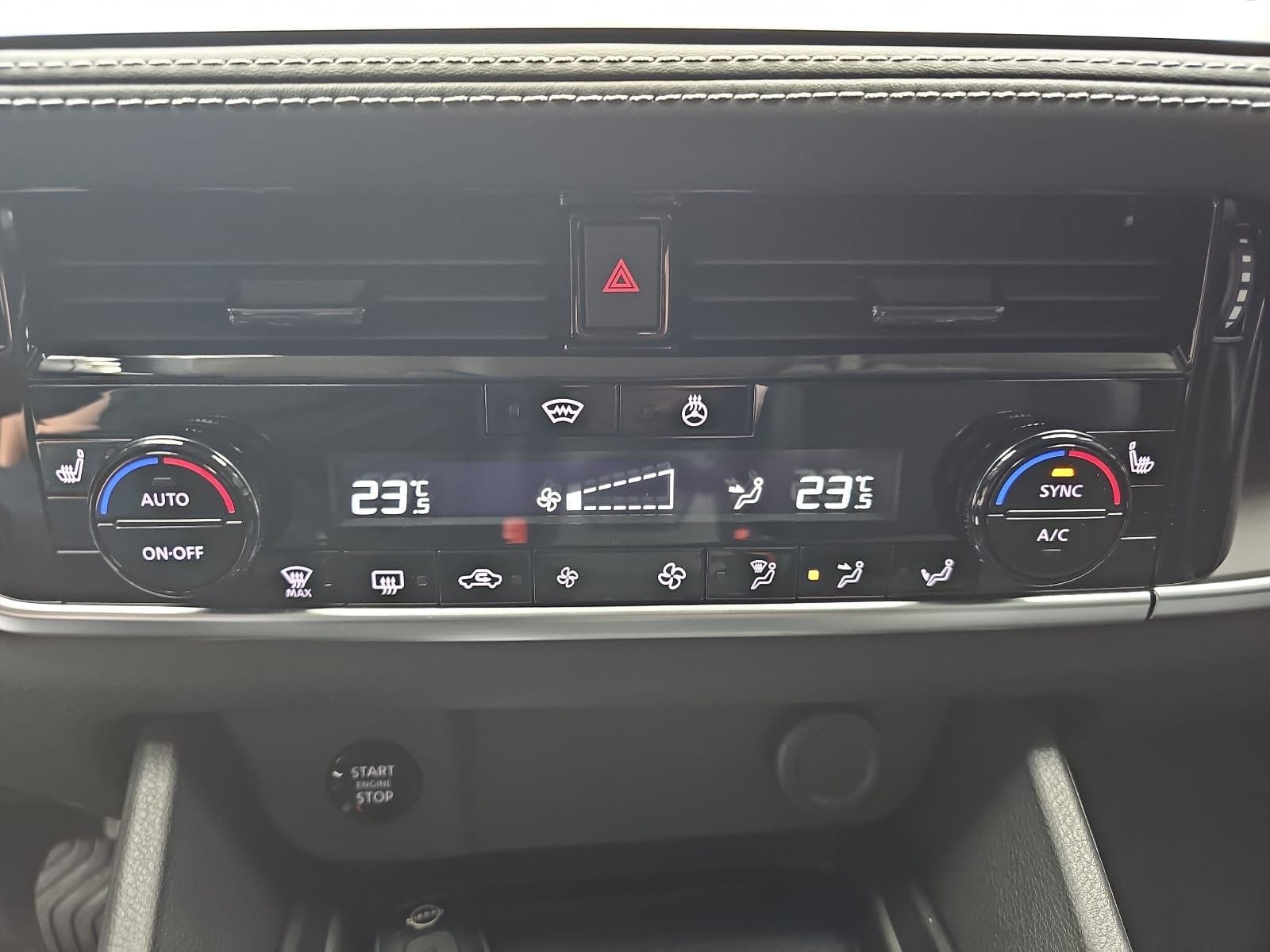Fahrzeugabbildung Nissan QASHQAI 1.3 DIG-T MHEV Xtronic N-CONNECTA