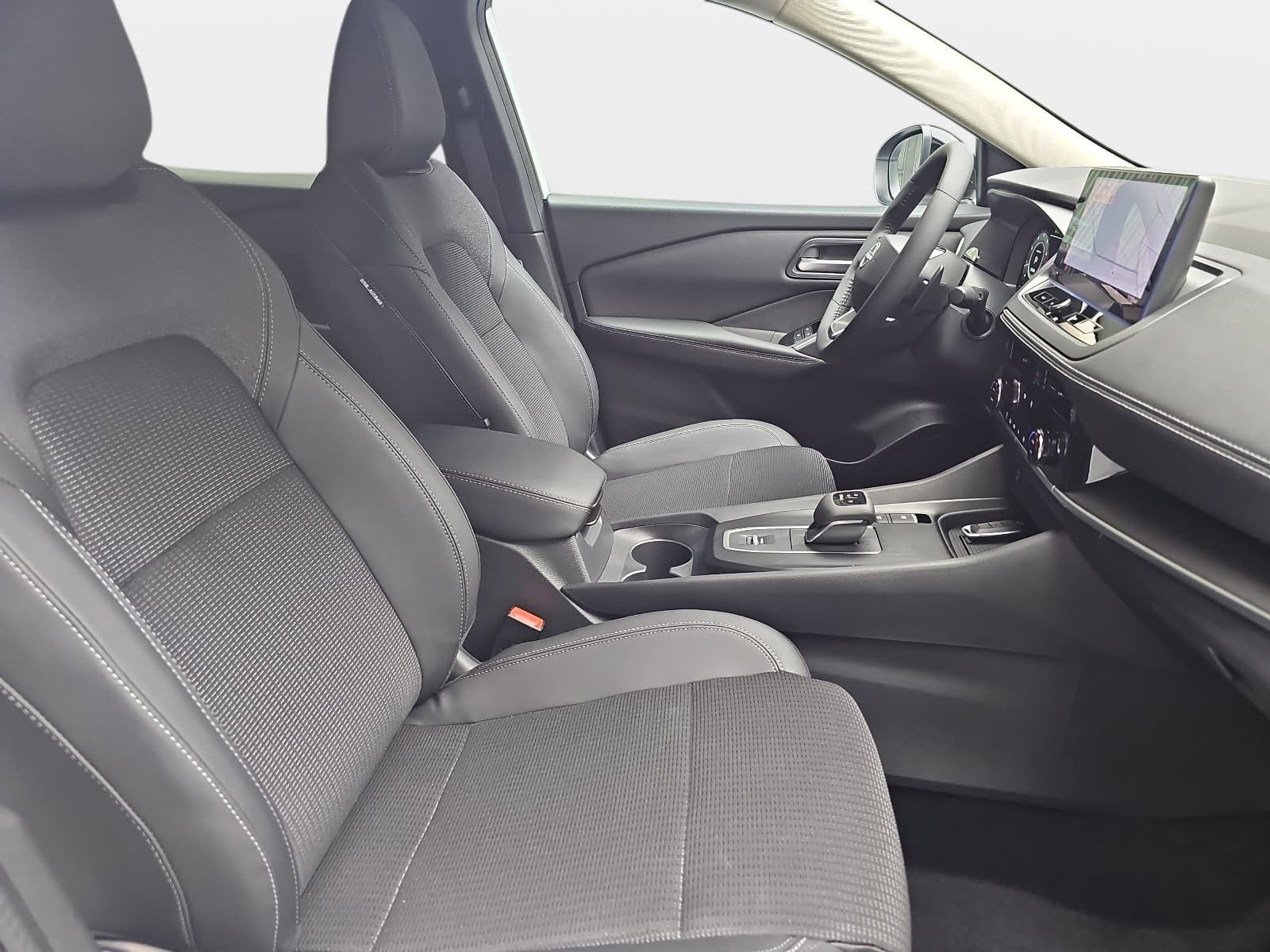 Fahrzeugabbildung Nissan QASHQAI 1.3 DIG-T MHEV Xtronic N-CONNECTA