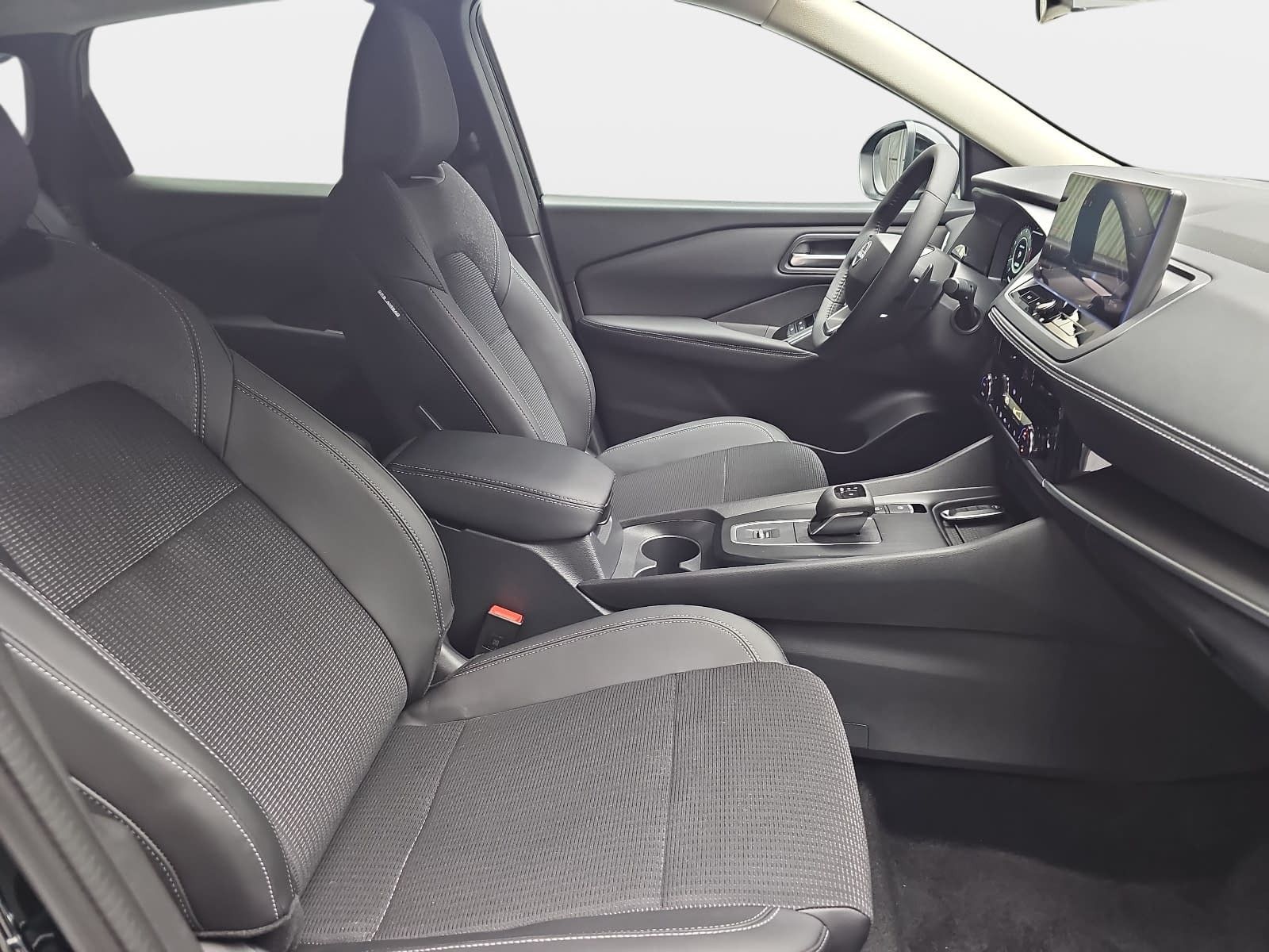 Fahrzeugabbildung Nissan QASHQAI 1.3 DIG-T MHEV Xtronic N-CONNECTA