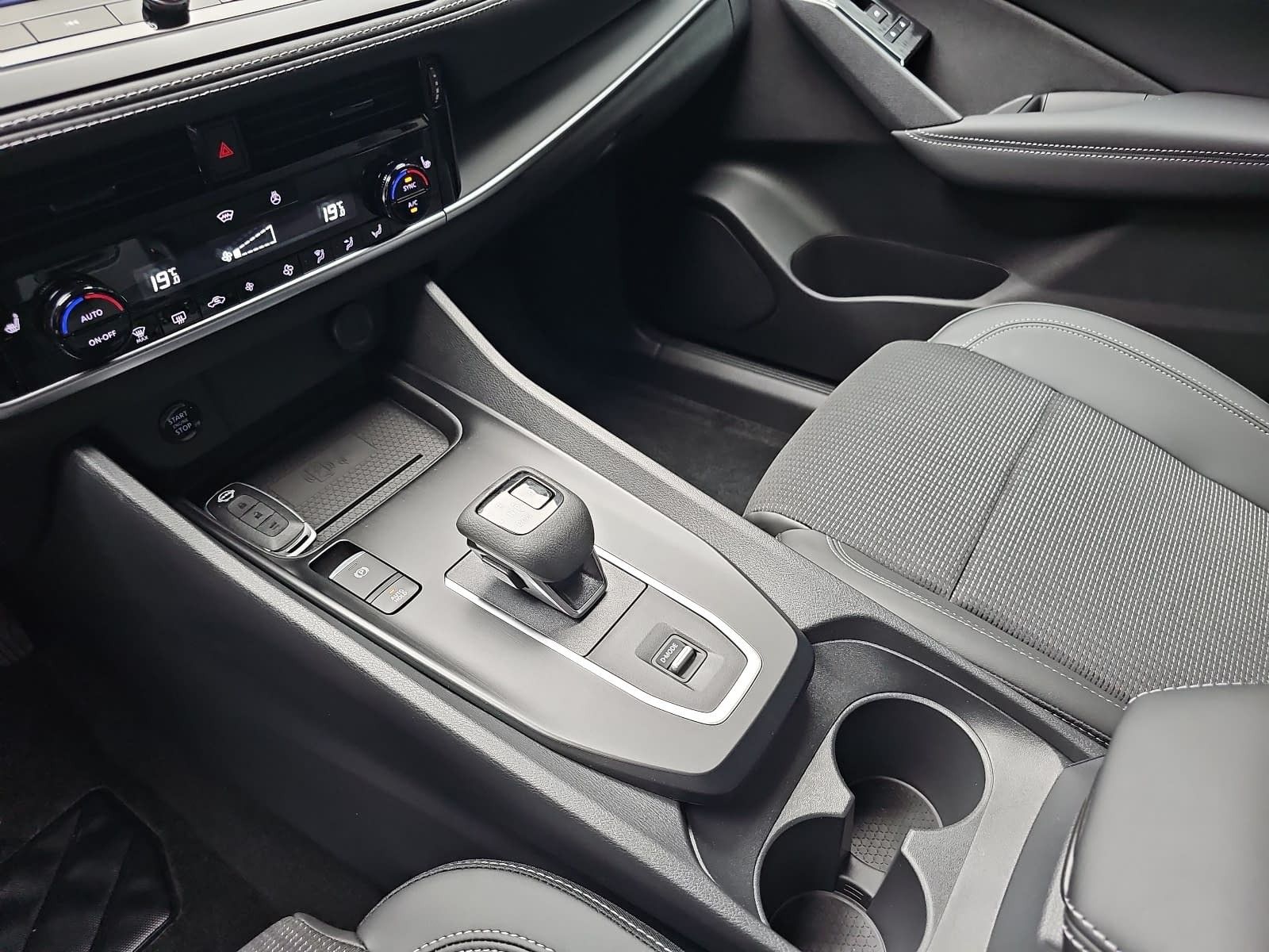 Fahrzeugabbildung Nissan QASHQAI 1.3 DIG-T MHEV Xtronic N-CONNECTA